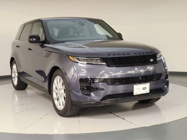 Used 2025 Land Rover Range Rover Sport SE image 7