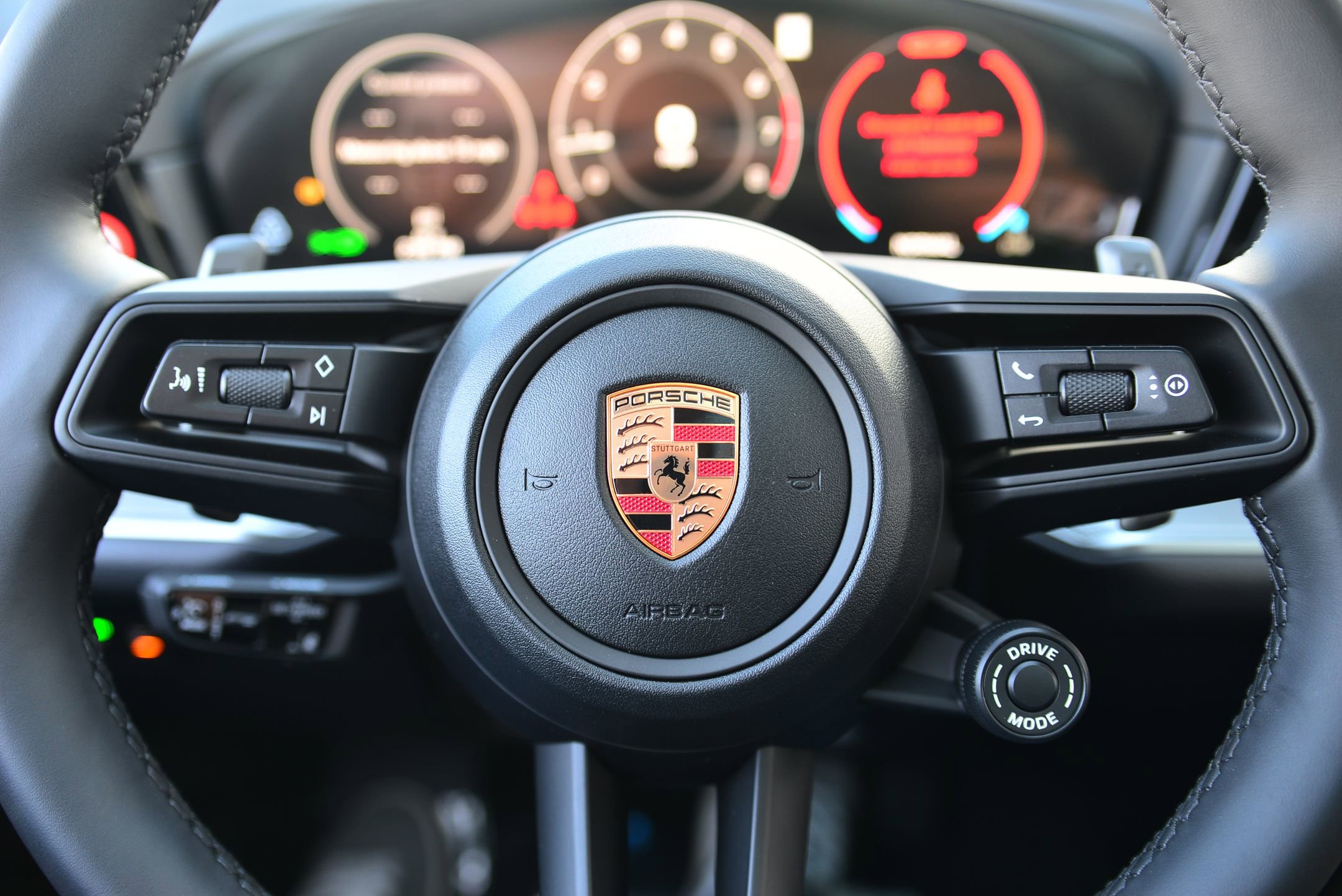 Certified 2026 Porsche Cayenne Coupe image 33