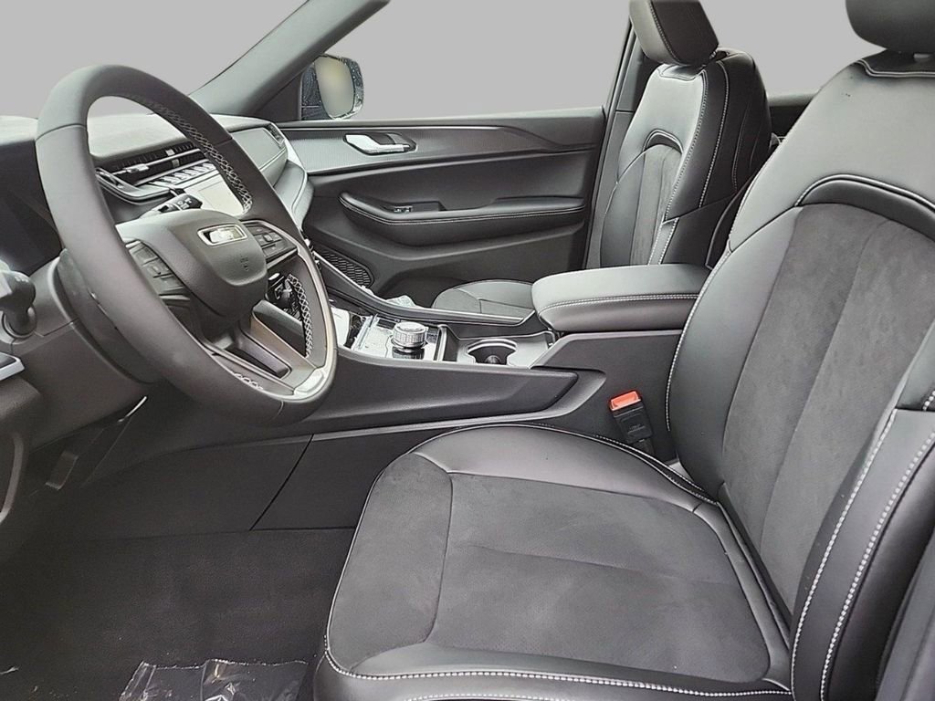 New 2025 Jeep Grand Cherokee L Altitude image 15