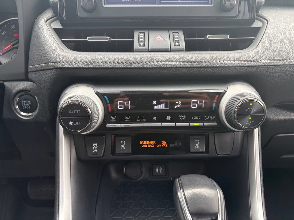 Used 2019 Toyota RAV4 XLE Premium AWD/4WD image 33