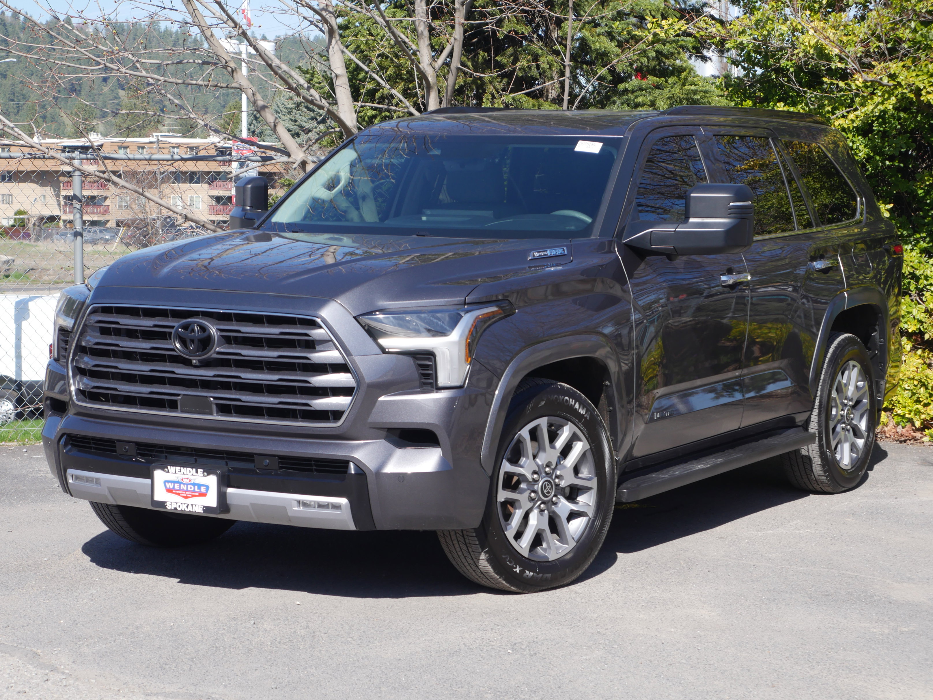 Used 2023 Toyota Sequoia Limited AWD/4WD image 2