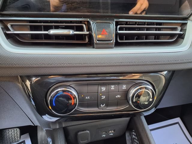 Used 2025 Chevrolet TrailBlazer LT AWD/4WD image 28