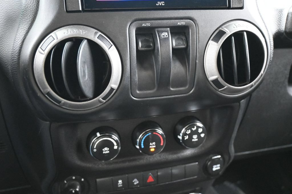 Used 2017 Jeep Wrangler Sport AWD/4WD image 18
