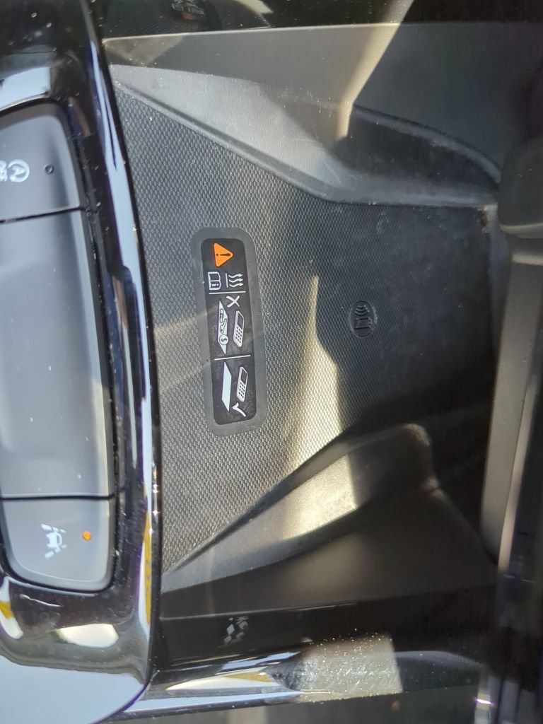 Certified 2024 Chevrolet Trax ACTIV w/ Sunroof Package FWD image 29
