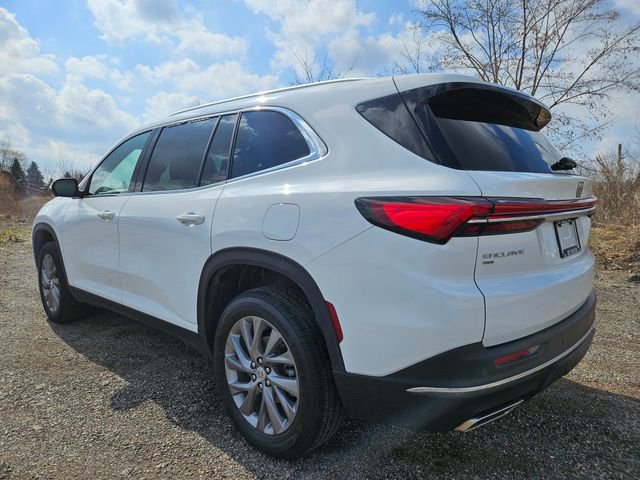 Used 2025 Buick Enclave Preferred AWD/4WD image 5