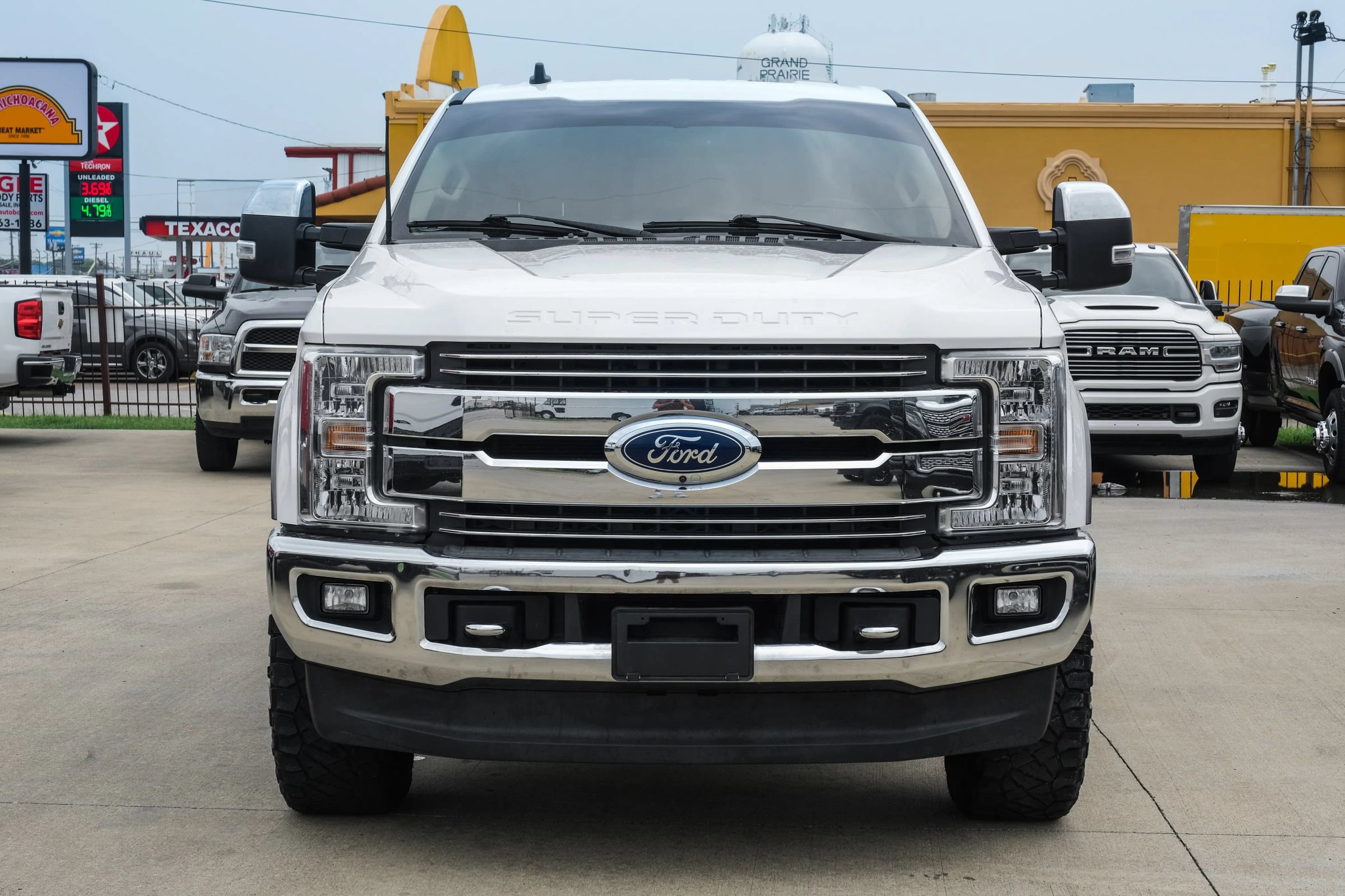 Used 2019 Ford F250 Lariat w/ Chrome Package AWD/4WD image 4