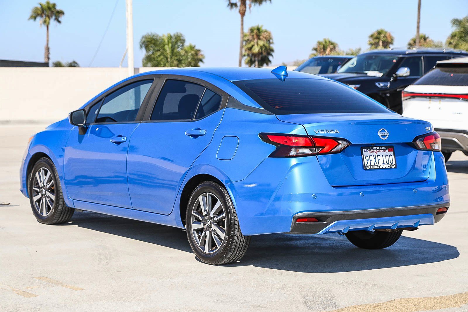 Used 2021 Nissan Versa SV FWD image 5