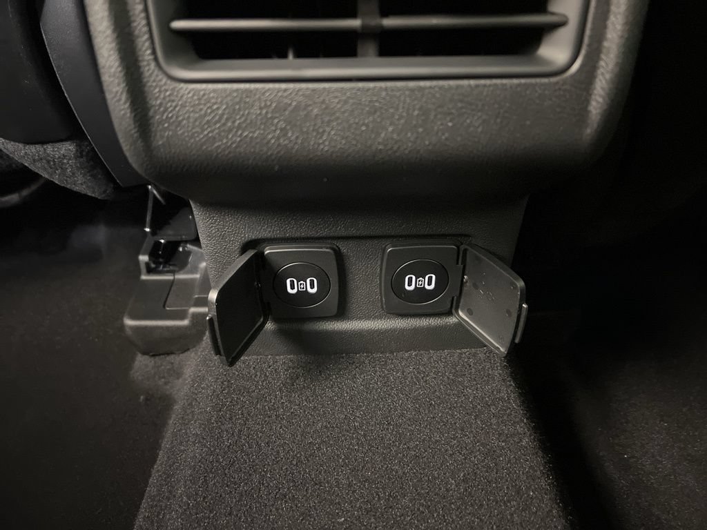 Used 2026 Lincoln Corsair Premiere AWD/4WD image 32
