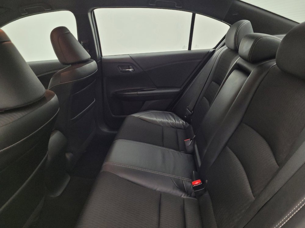Used 2017 Honda Accord Sport image 18