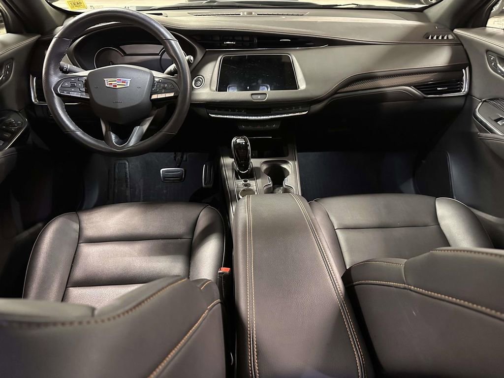 Used 2023 Cadillac XT4 Sport w/ Cold Weather Package AWD/4WD image 18