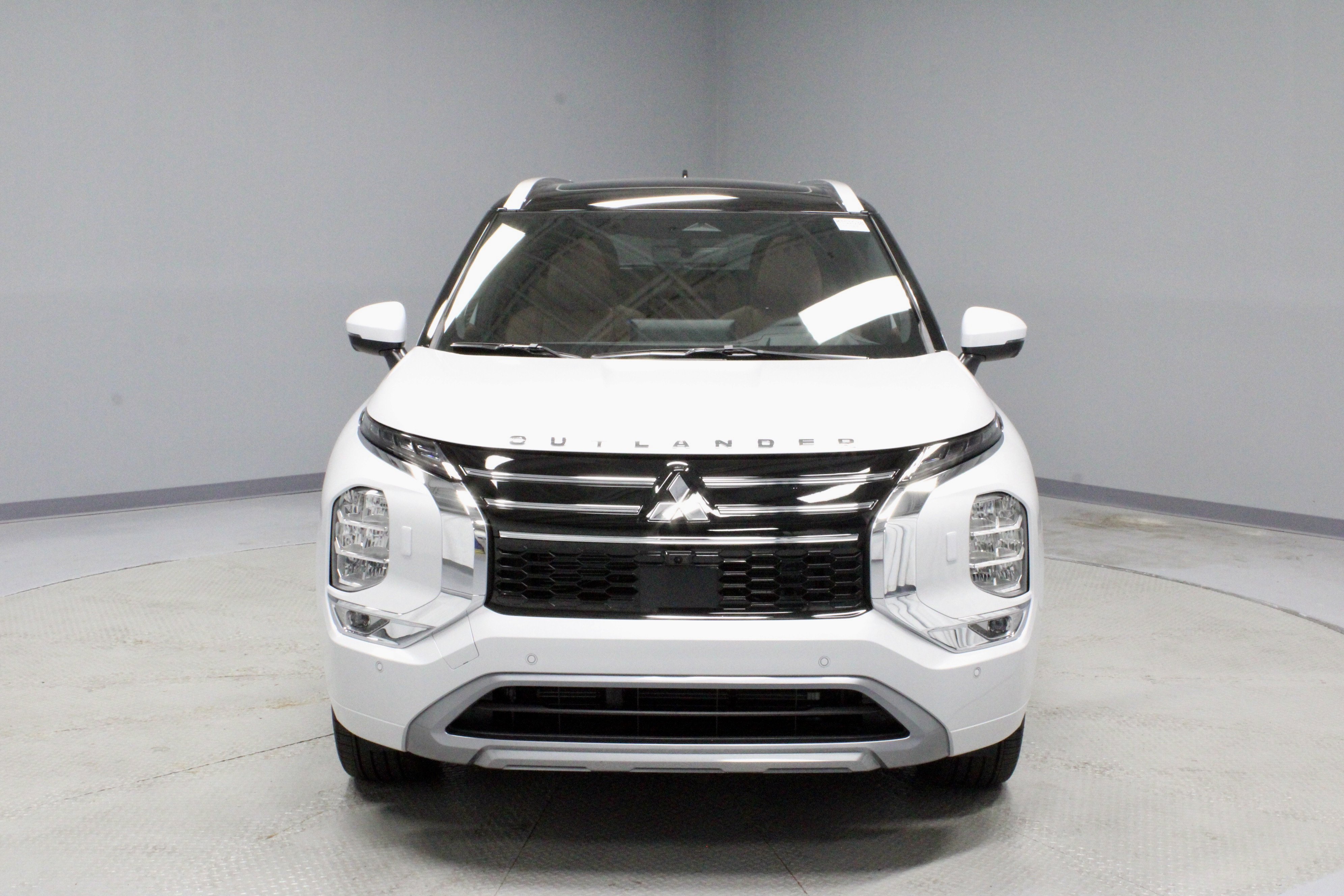New 2025 Mitsubishi Outlander SEL image 3