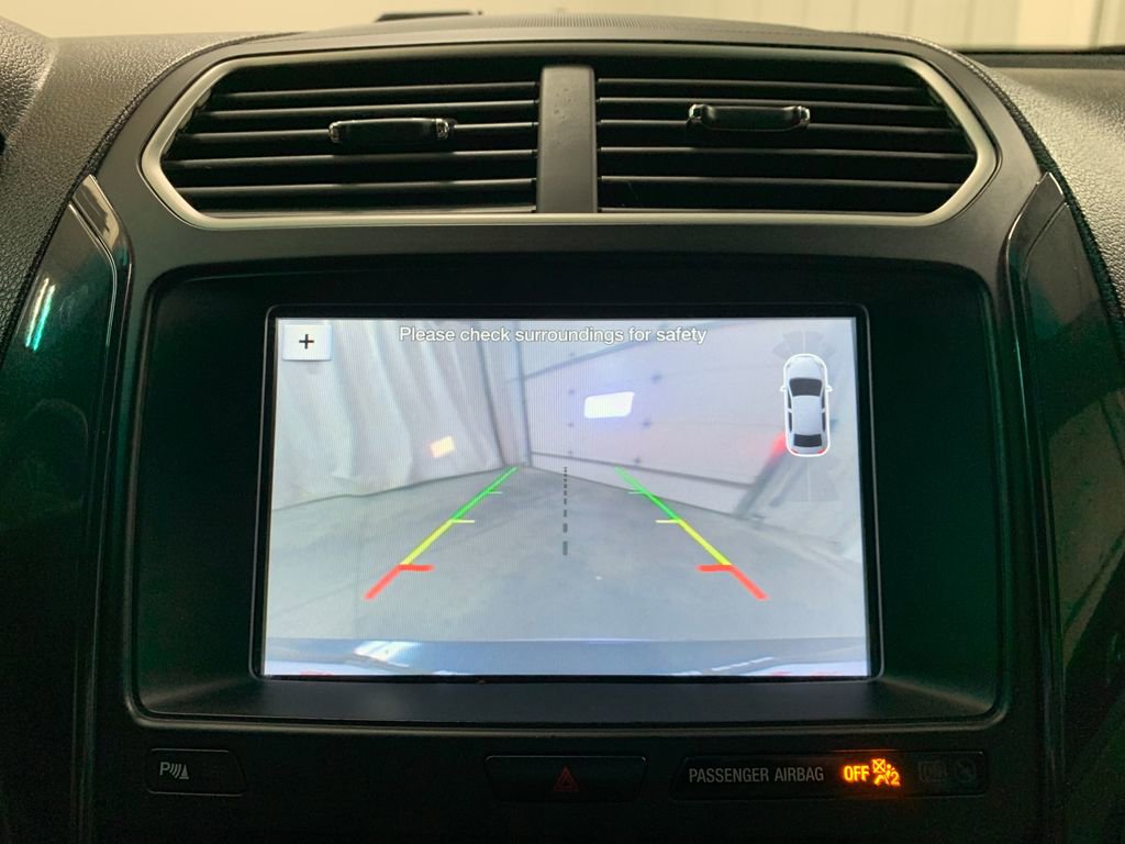 Used 2017 Ford Explorer XLT w/ Equipment Group 202A image 10