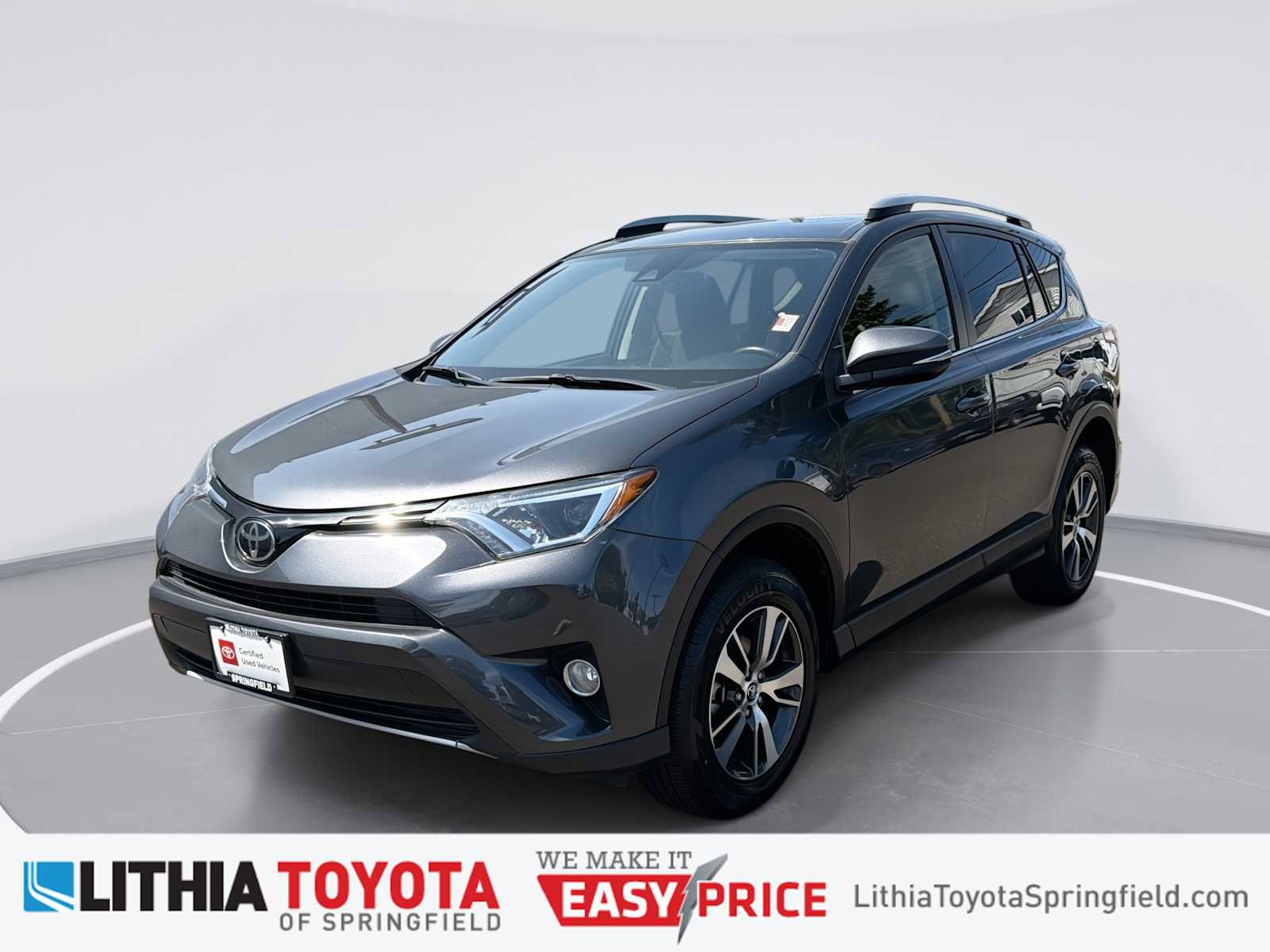 Used 2018 Toyota RAV4 XLE AWD/4WD image 1