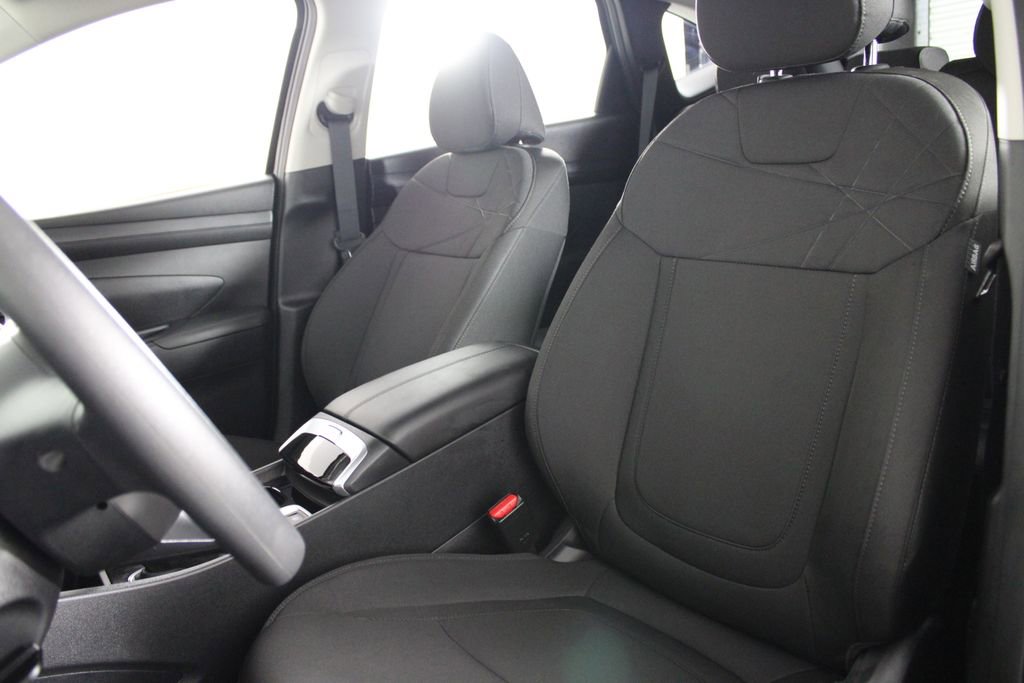 Certified 2026 Hyundai Tucson SE FWD image 19