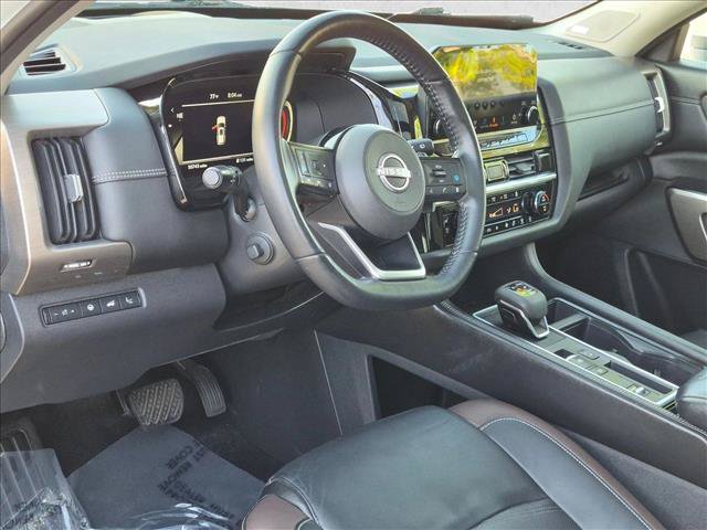 Used 2022 Nissan Pathfinder Platinum w/ Cargo Package FWD image 9