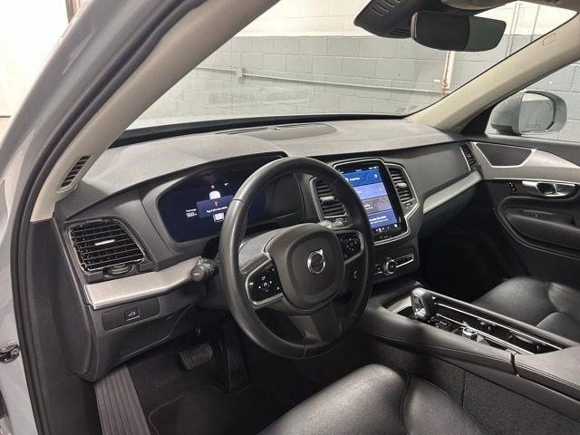 Used 2025 Volvo XC90 B5 Core image 11
