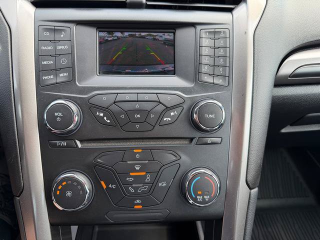 Used 2017 Ford Fusion SE w/ Equipment Group 201A AWD/4WD image 16