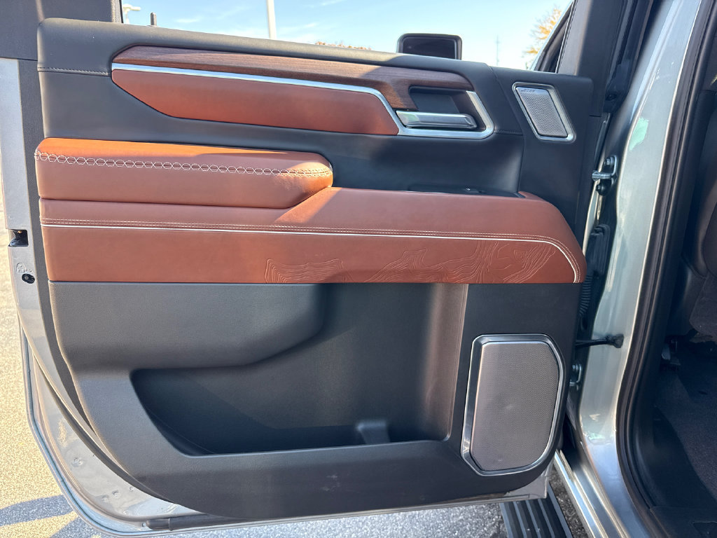 Certified 2025 GMC Sierra 2500 Denali Ultimate AWD/4WD image 30