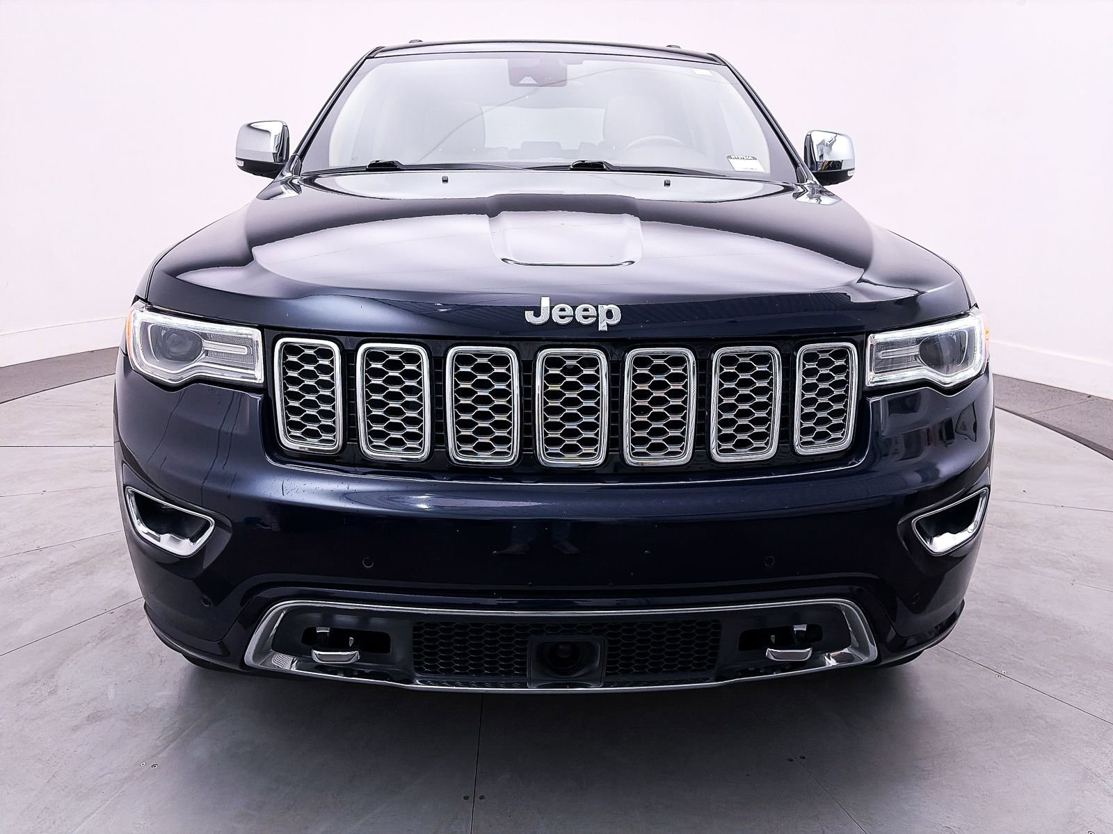 Used 2018 Jeep Grand Cherokee Overland image 12
