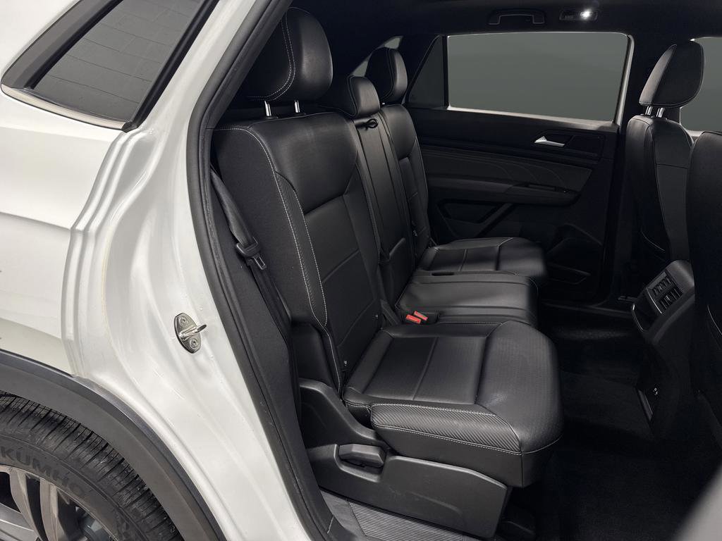 Used 2021 Volkswagen Atlas Cross Sport SE w/ Panoramic Sunroof Package image 30