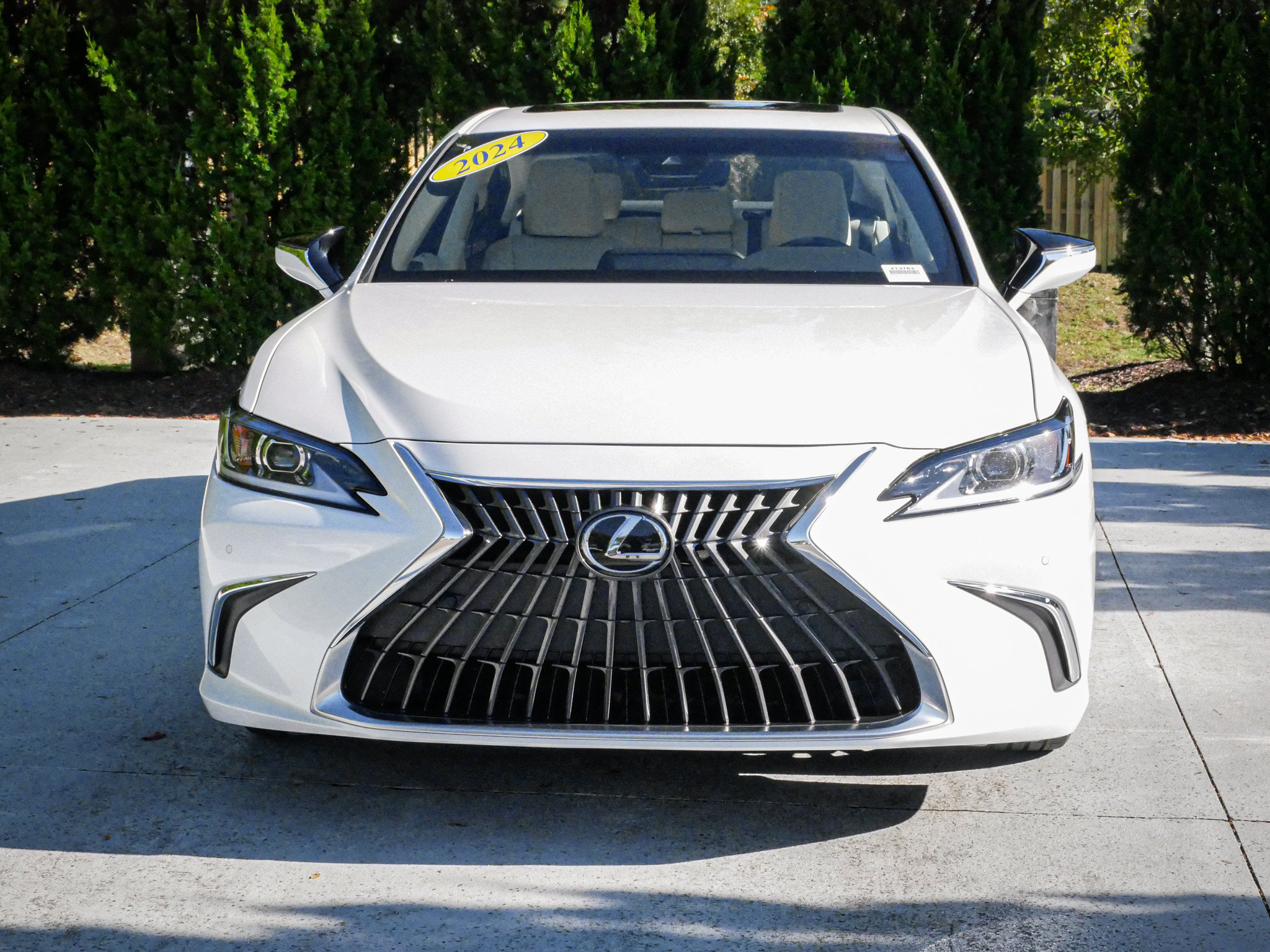 Used 2024 Lexus ES 350 w/ Premium Package FWD image 3