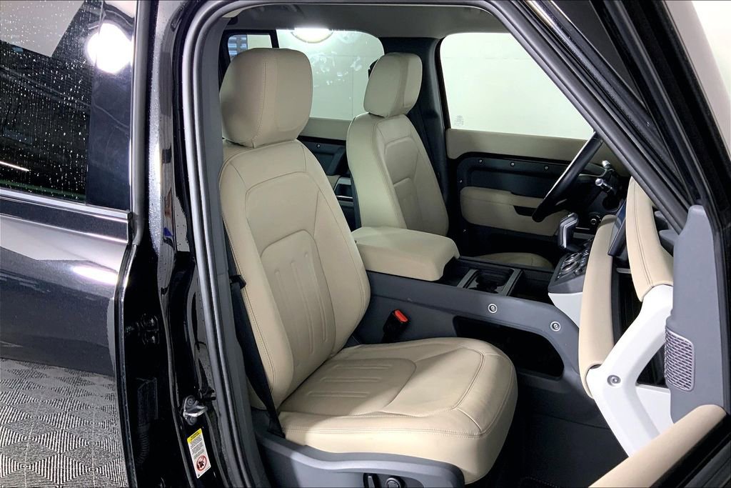 Used 2022 Land Rover Defender 110 SE image 6