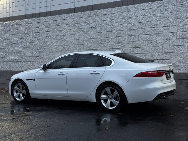 Used 2017 Jaguar XF image 2