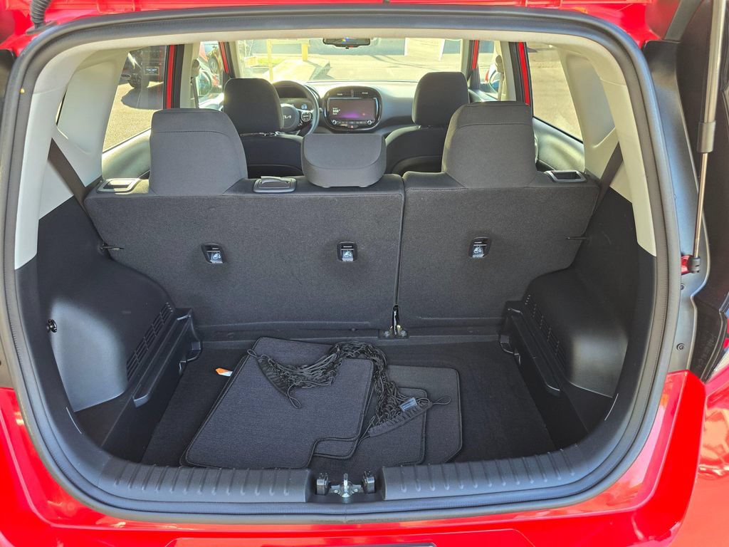 Used 2024 Kia Soul S FWD image 14