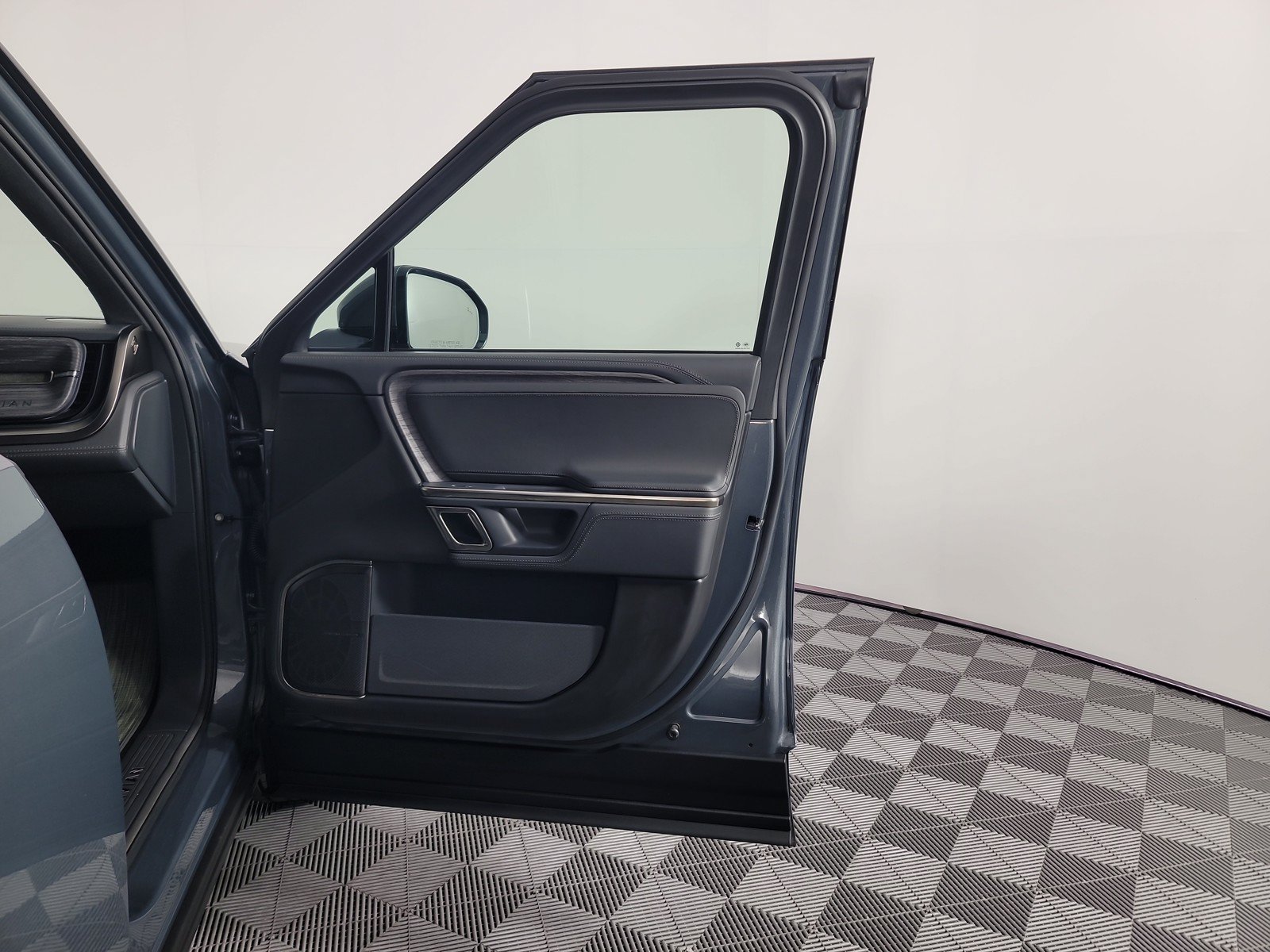 Used 2022 Rivian R1S Launch Edition AWD/4WD image 18
