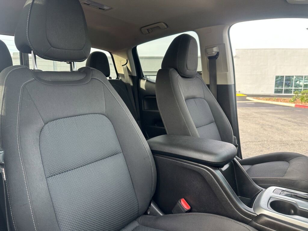 Used 2016 Chevrolet Colorado LT w/ LT Convenience Package image 16