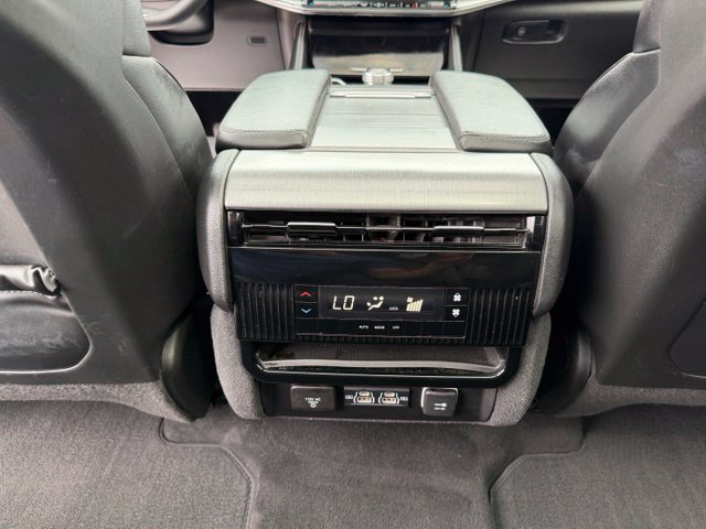 Used 2024 Jeep Wagoneer Series II AWD/4WD image 5