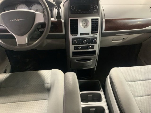 Used 2010 Chrysler Town & Country Touring w/ Heated Seat Group image 17