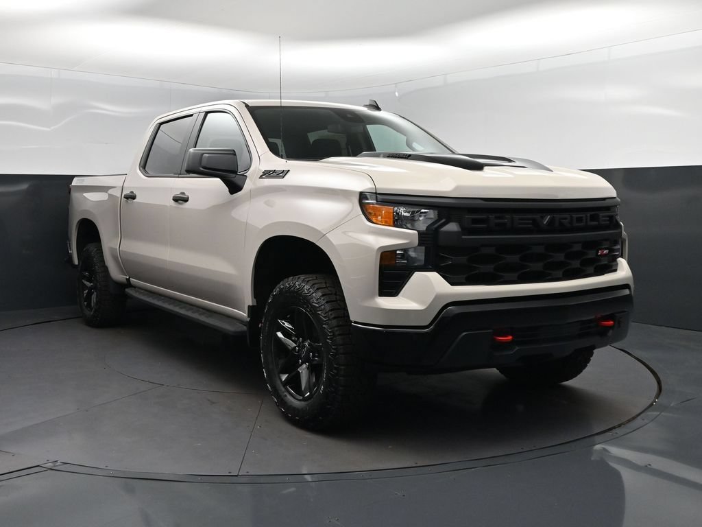New 2026 Chevrolet Silverado 1500 Custom Trail Boss w/ LPO, Dark Essentials Package AWD/4WD image 9