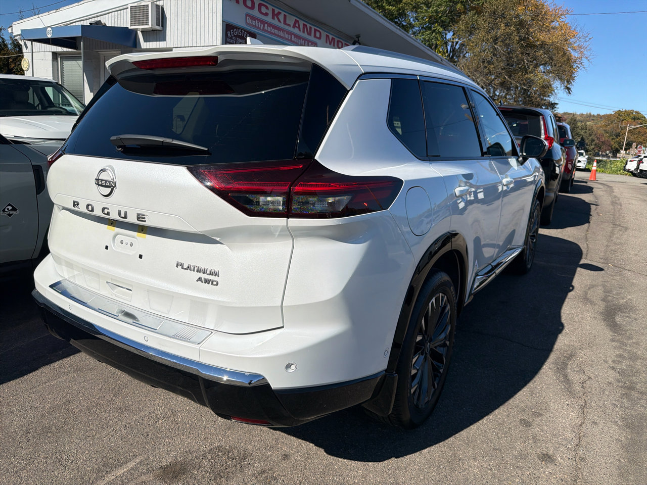 Used 2024 Nissan Rogue Platinum w/ Platinum Premium Package image 7