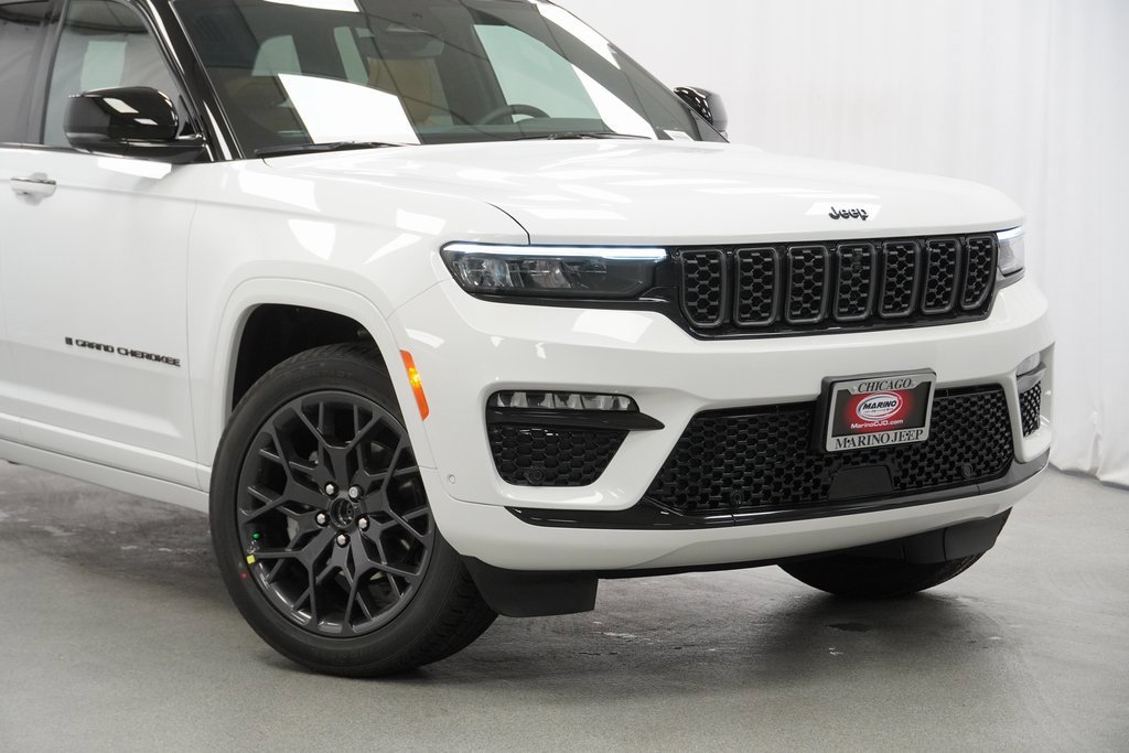 New 2025 Jeep Grand Cherokee Summit image 3