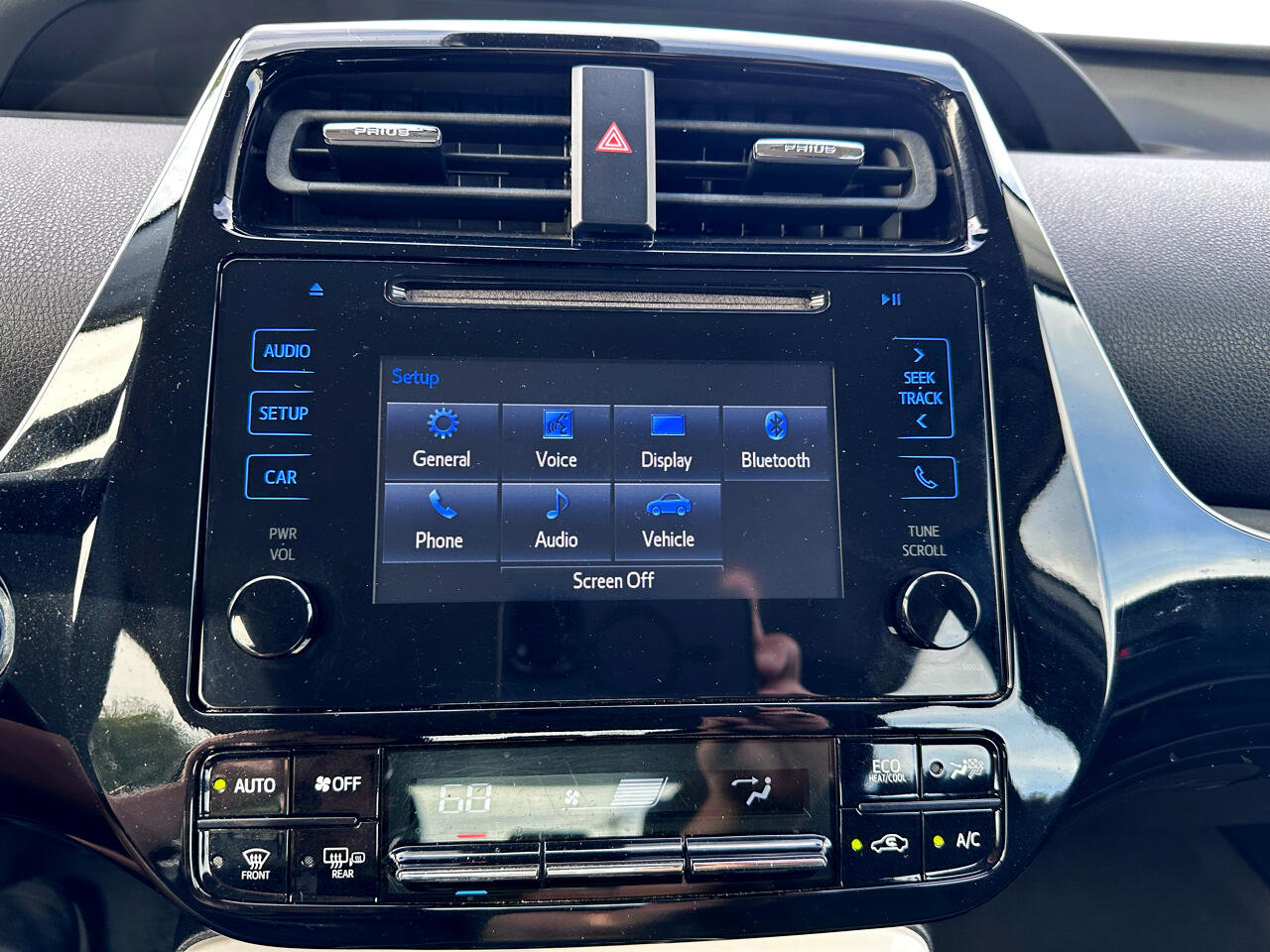 Used 2018 Toyota Prius Two image 12