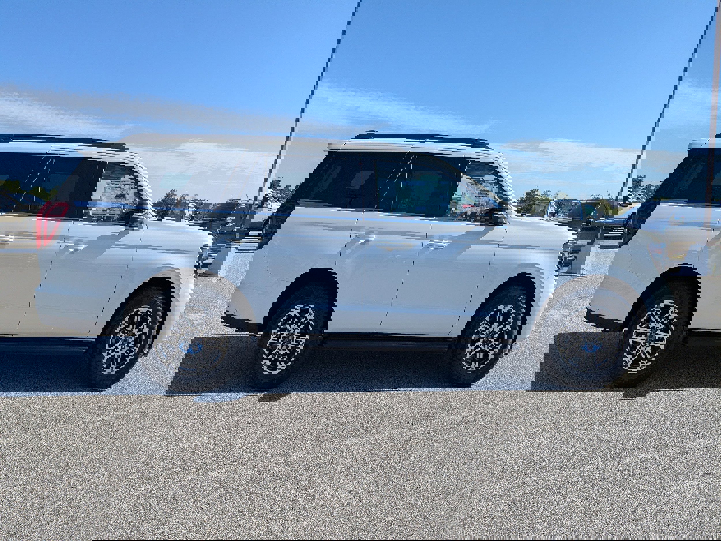 New 2025 Ford Expedition Active image 3