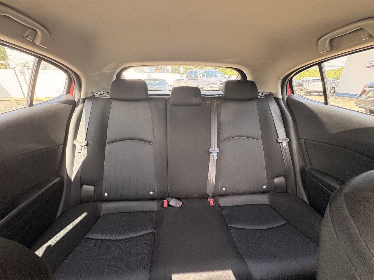 Used 2015 MAZDA MAZDA3 i Sport FWD image 25