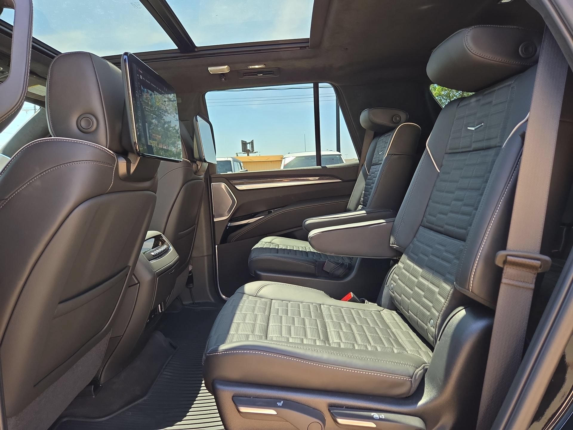 Used 2026 Cadillac Escalade V AWD/4WD image 13