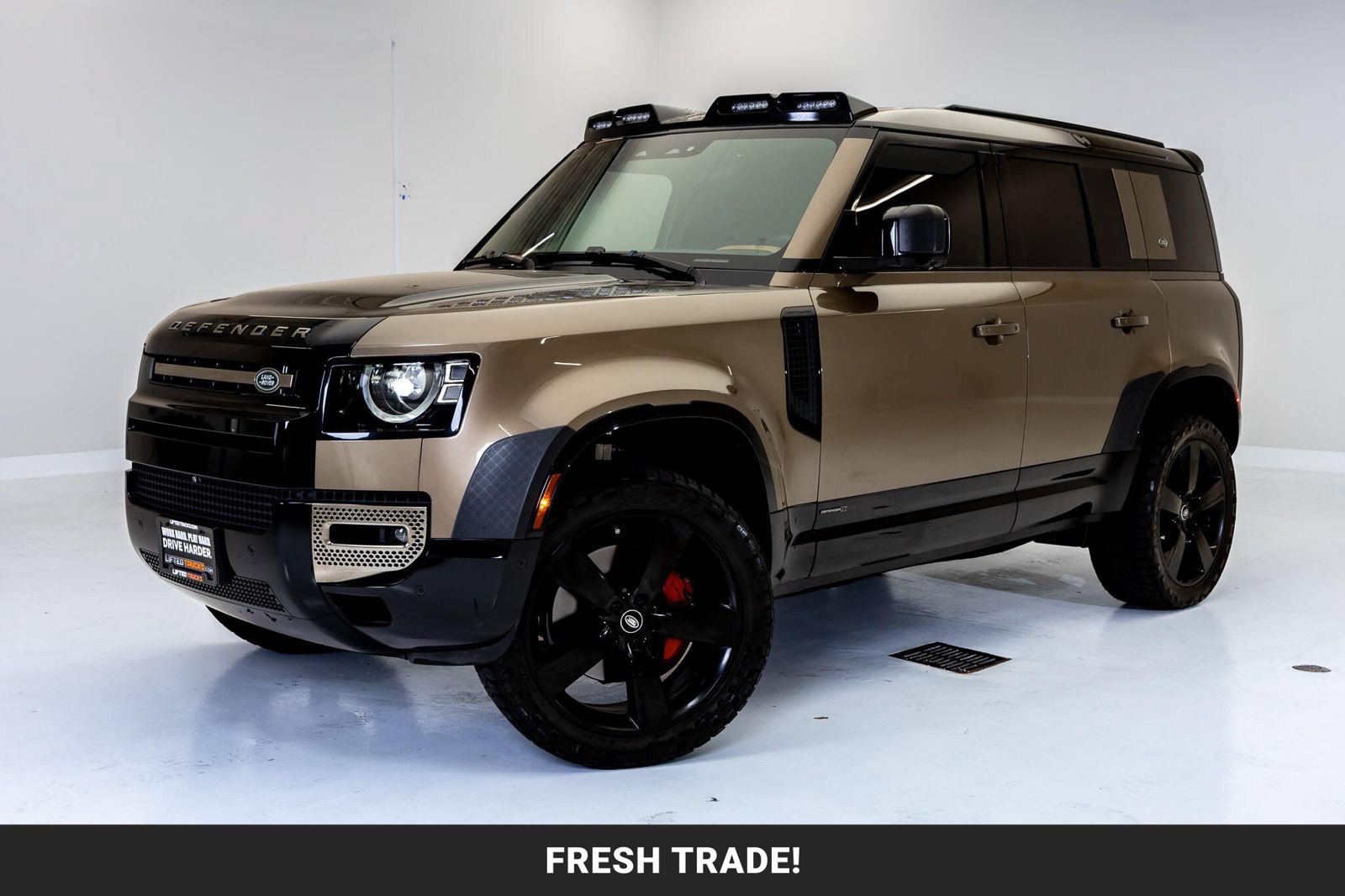 Used 2024 Land Rover Defender 110 X AWD/4WD image 4