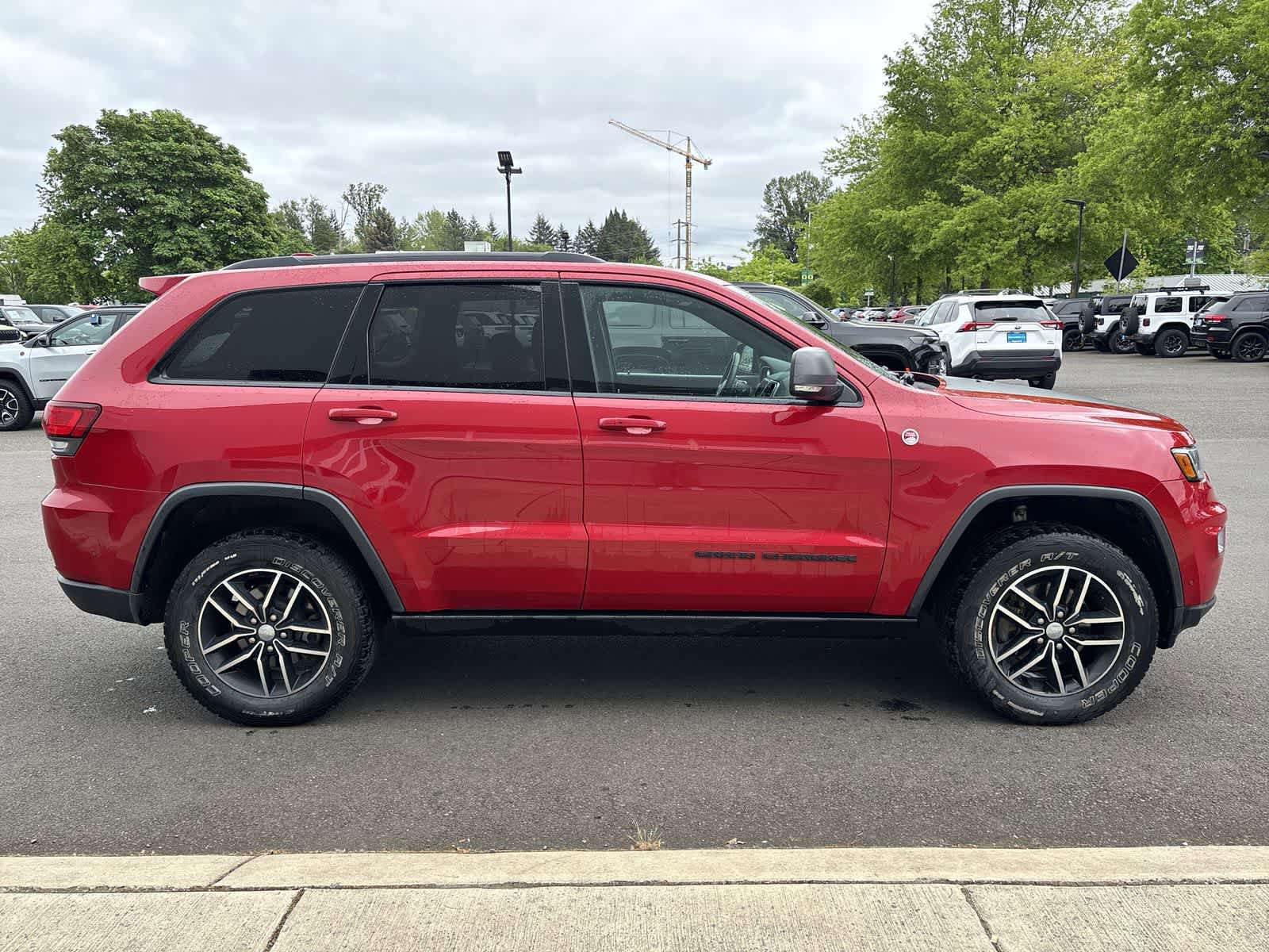 Used 2017 Jeep Grand Cherokee Trailhawk w/ Trailhawk Luxury Group AWD/4WD image 5