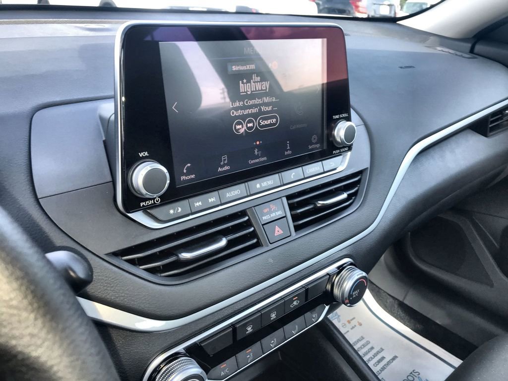 Used 2025 Nissan Altima 2.5 S image 16