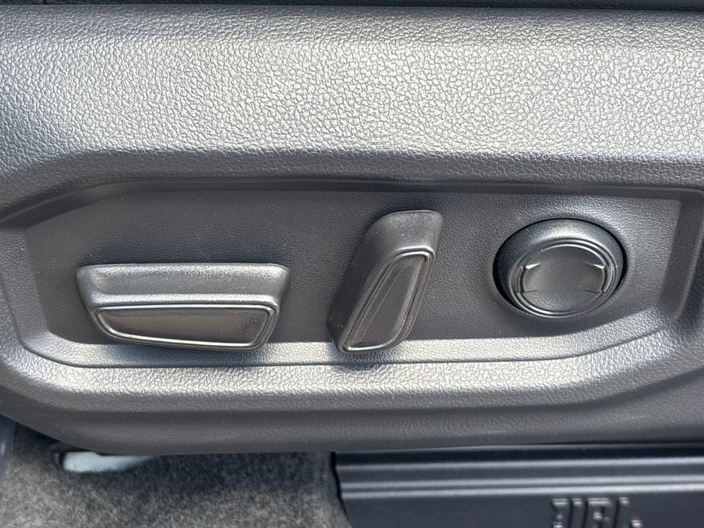 Used 2025 Toyota Tundra Limited image 11