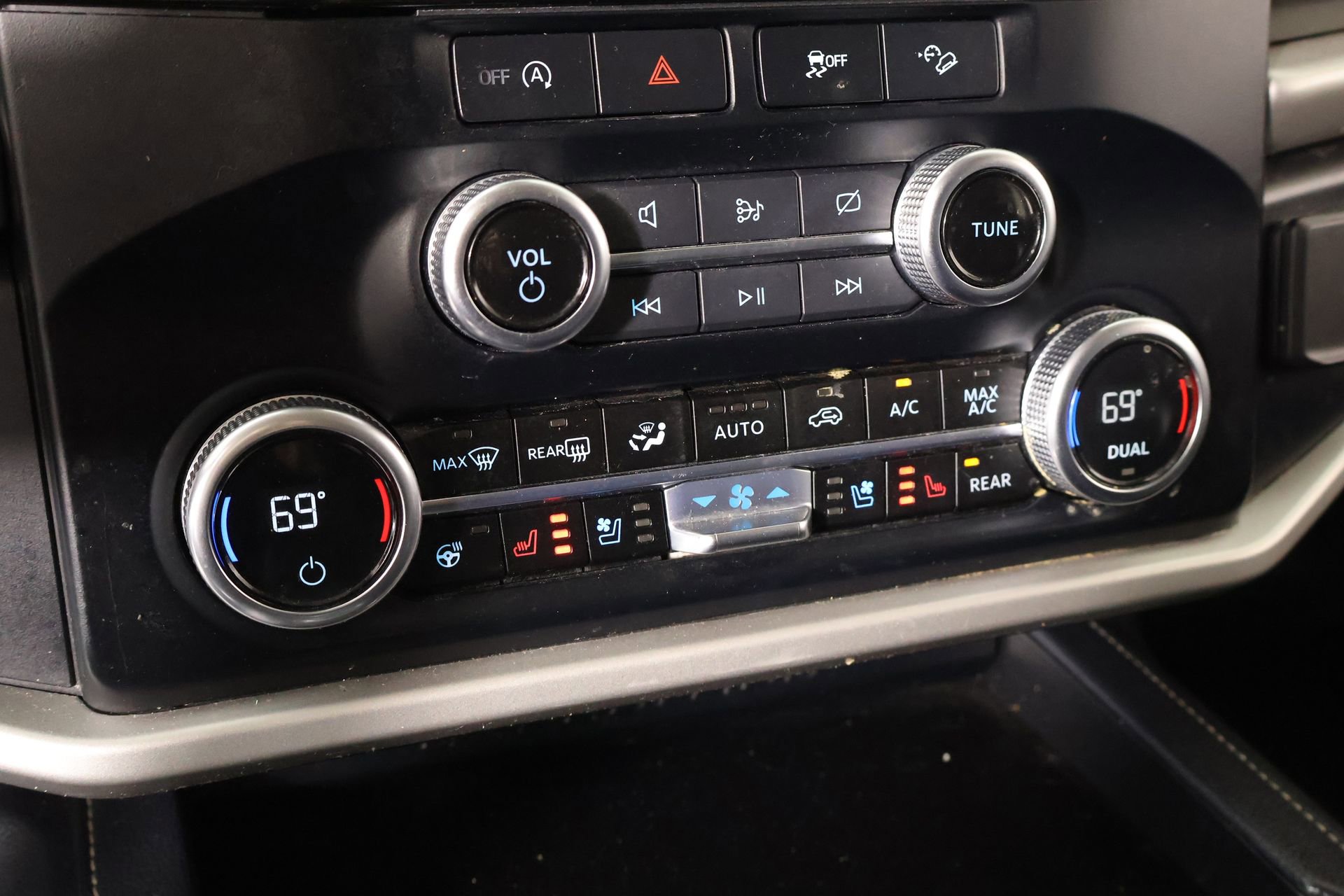 Used 2024 Ford Expedition Max XLT image 8