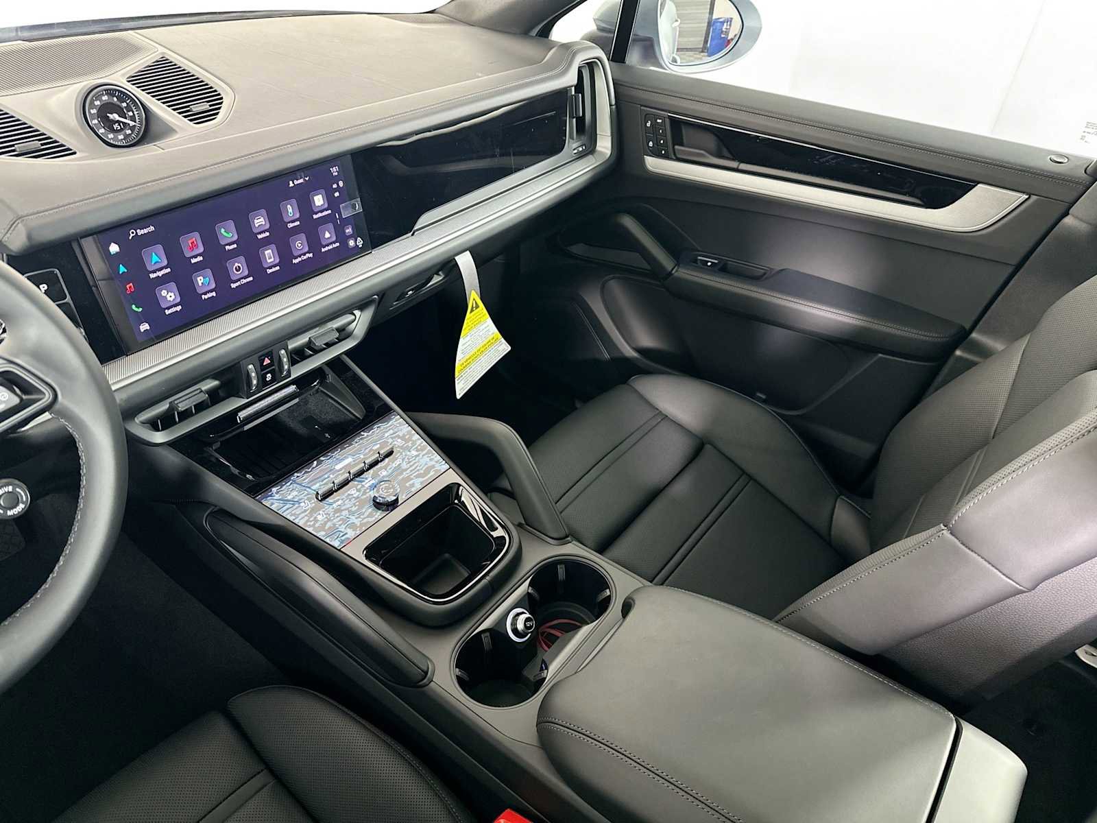 New 2025 Porsche Cayenne Coupe image 24