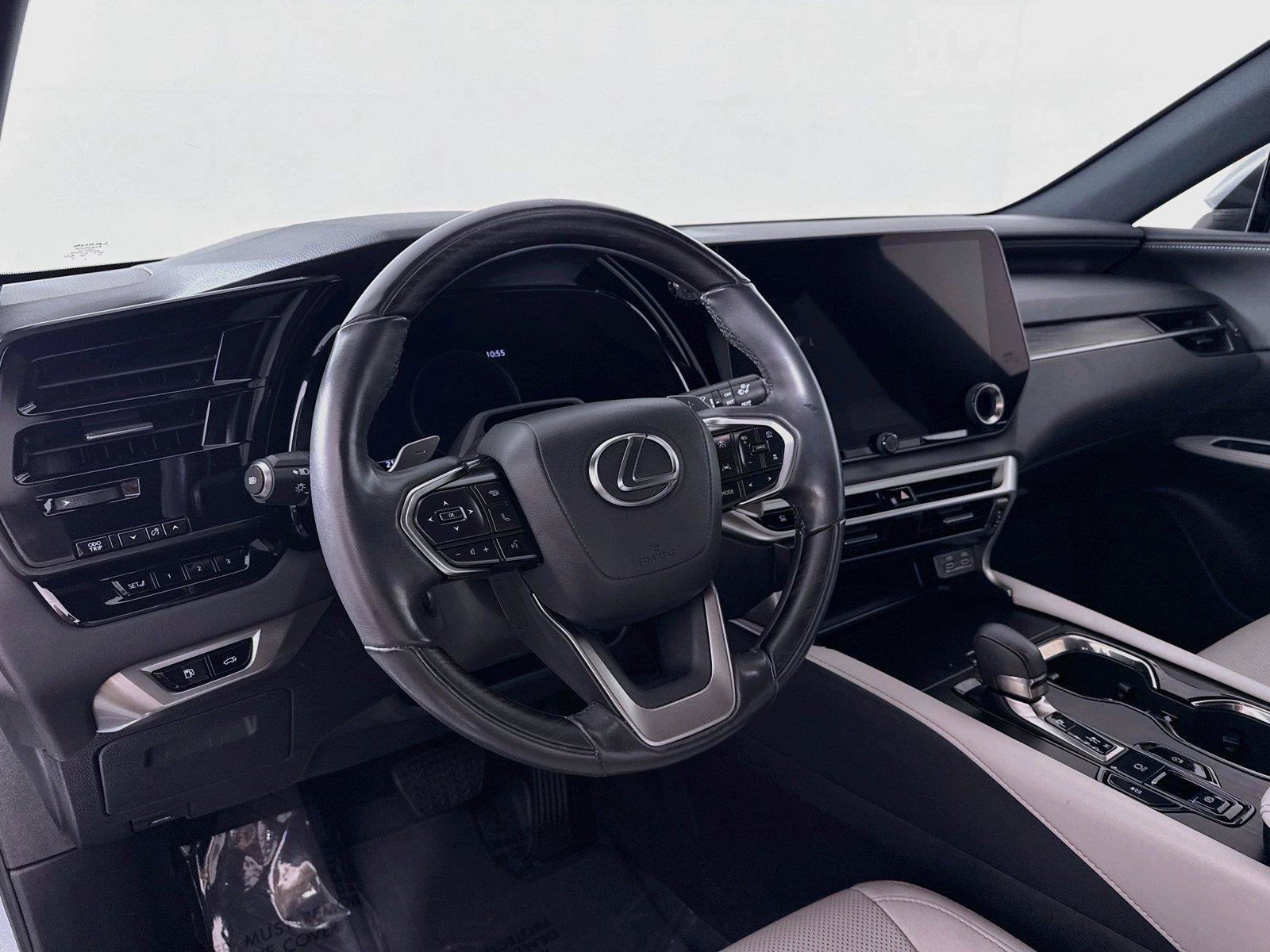 Used 2024 Lexus RX 350 Premium w/ Convenience Package FWD image 4