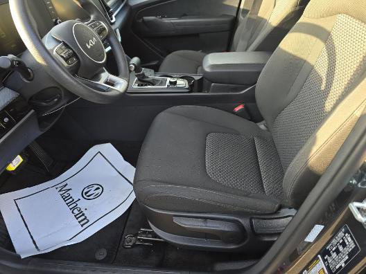 Used 2024 Kia Sportage LX image 3