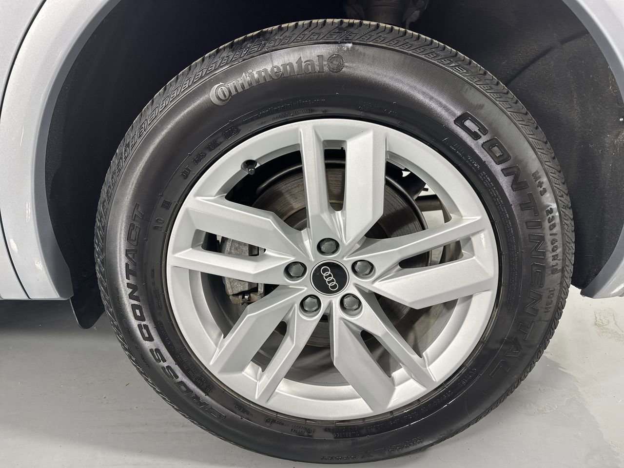 Used 2023 Audi Q5 2.0T Premium w/ Convenience Package AWD/4WD image 3