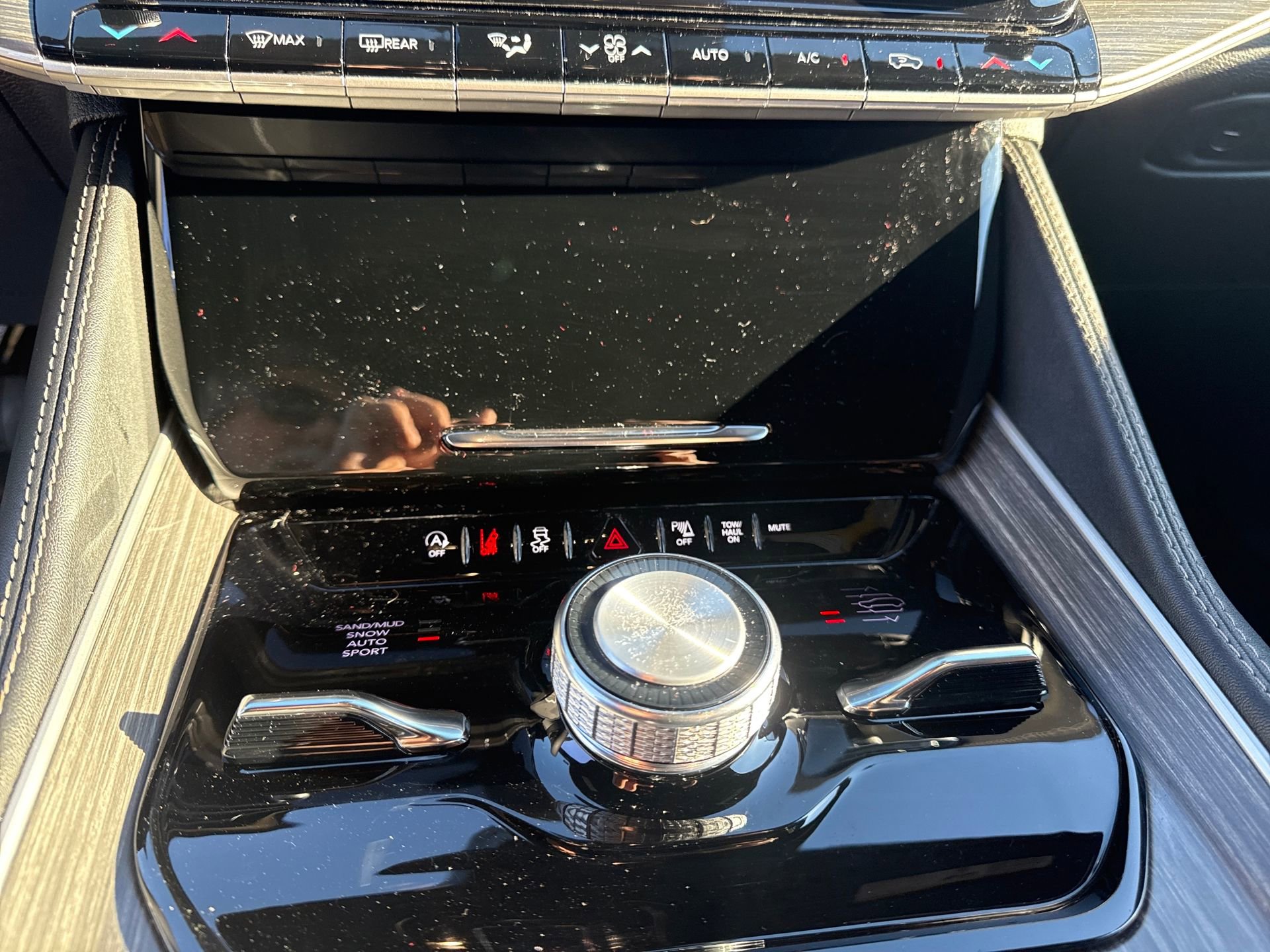 Used 2024 Jeep Wagoneer Series III image 20