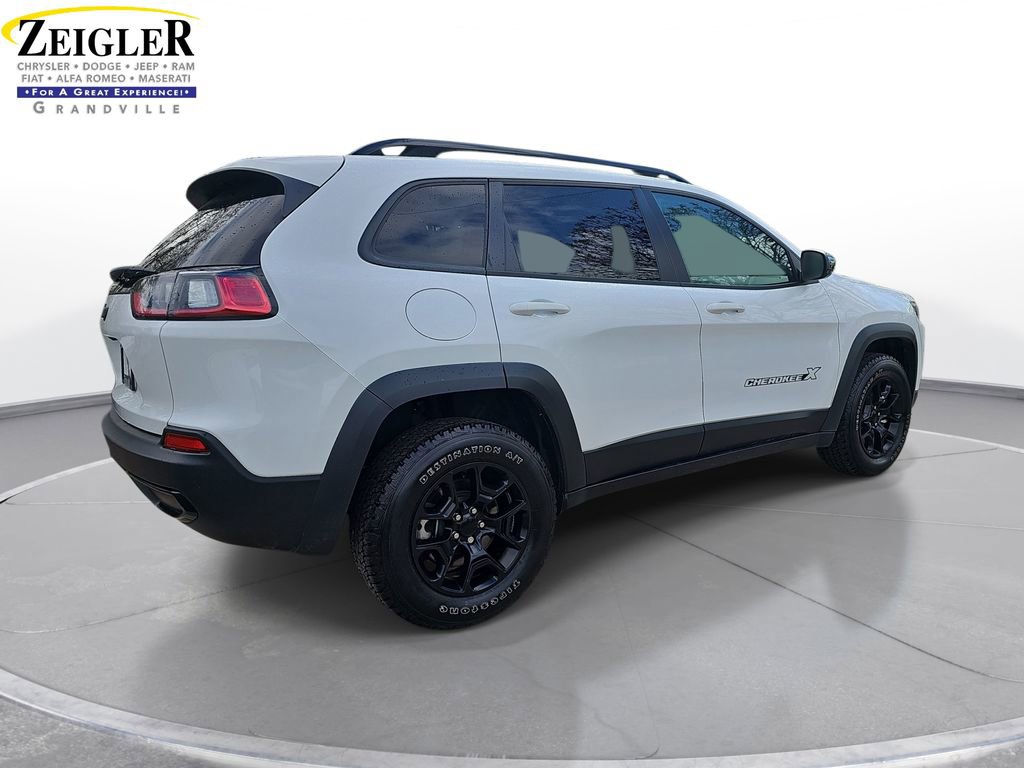 Certified 2022 Jeep Cherokee Latitude w/ Sun & Sound Group AWD/4WD image 5